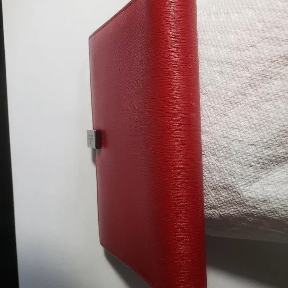 C8,021 Gucci Red Leather Address Book, Planner - Picture 5 of 11